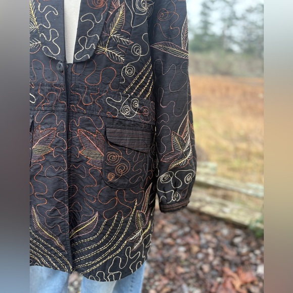 Hand-Embroidered Silk Jacket – Made in Nepal
Sz M - Picture 8 of 12